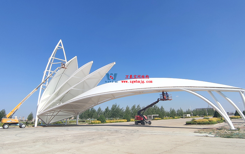 陜西定邊馬蓮灘沙漠公園鋼膜結(jié)構(gòu)工程“奮力快跑”，工程“進(jìn)度條”刷新了!