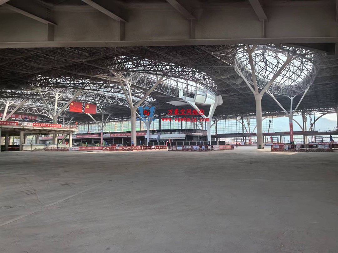重慶東站站房正在加速建設(shè)，全力繪就項目新篇章