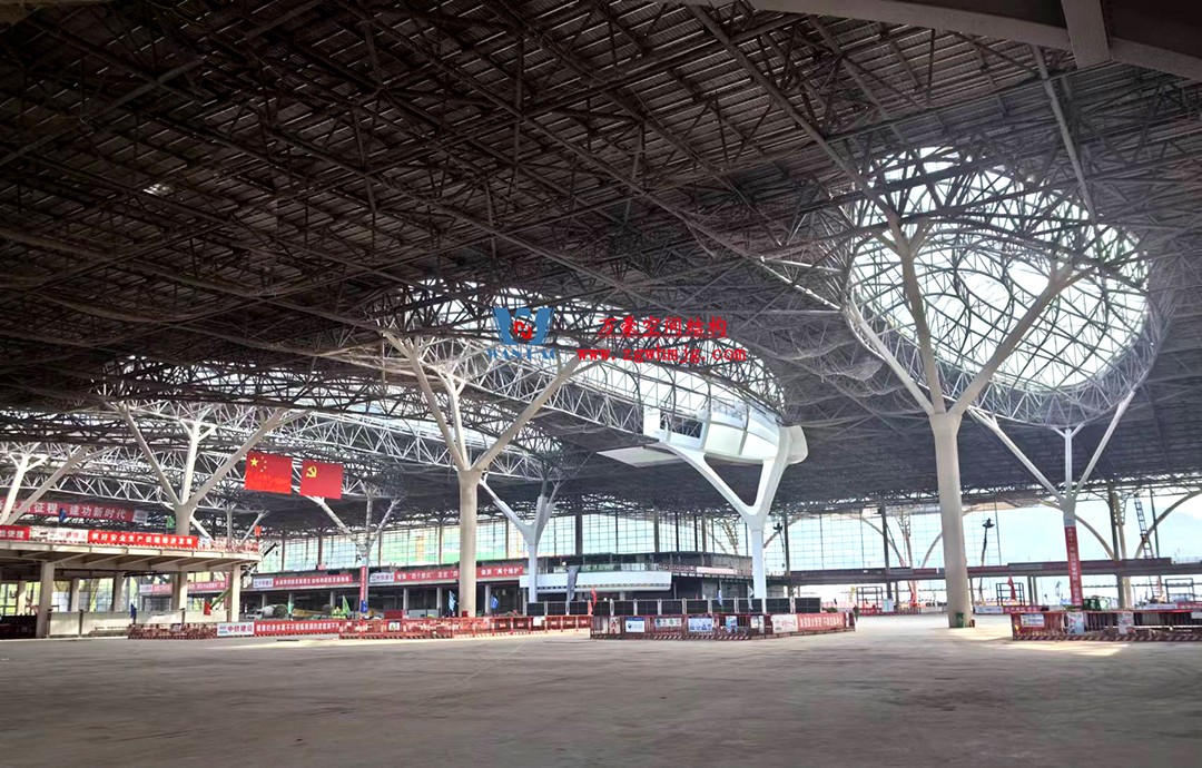 重慶東站站房正在加速建設(shè)，全力繪就項目新篇章