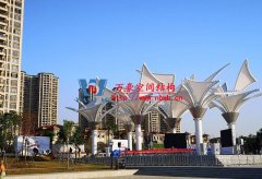 PTFE膜結(jié)構(gòu)冬季施工有哪些難題？為什么PTFE膜結(jié)構(gòu)工程在冬季施工會增加成本？